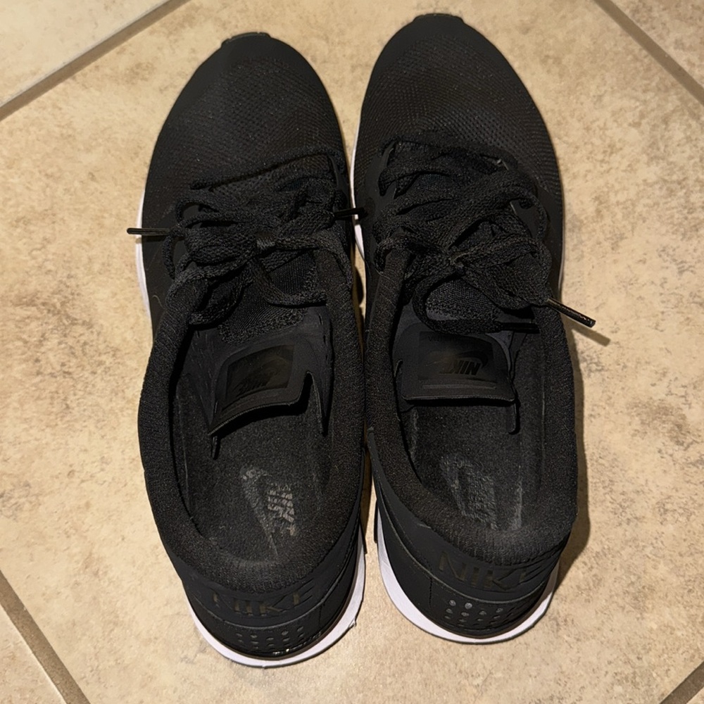 Nike Air Berwuda - Picture 4 of 8